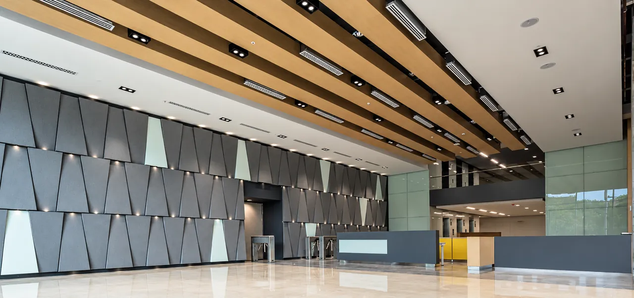 Grupo Éxito Headquarters: commercial interior, Colombia